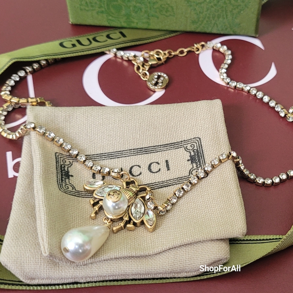 Gucci Bee Necklace with Crystal Chain & Drop Pearl | Fashion - Picture 3 of 13